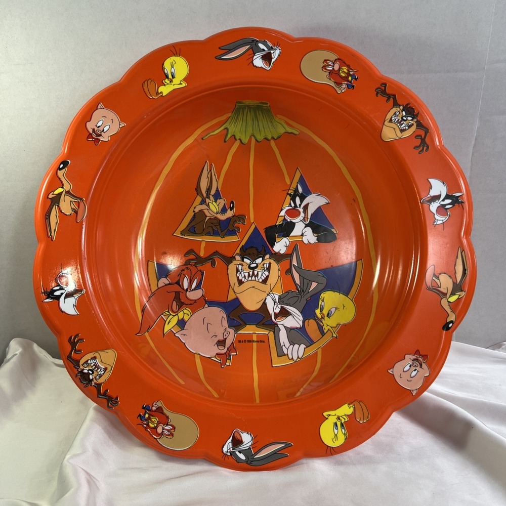 Vtg Halloween Looney Tunes Plastic Trick or Treat Candy Bowl 14" 1996 Bugs Bunny